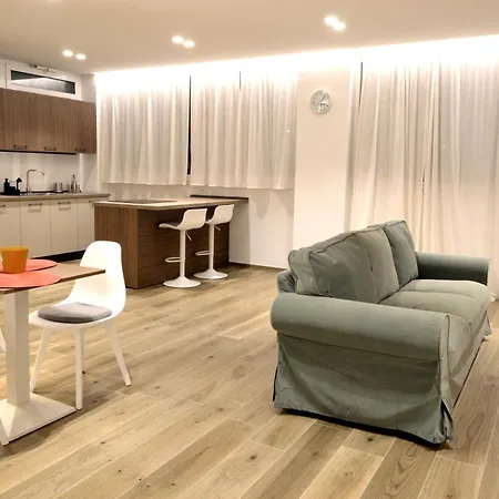 Stonehouse * Bari