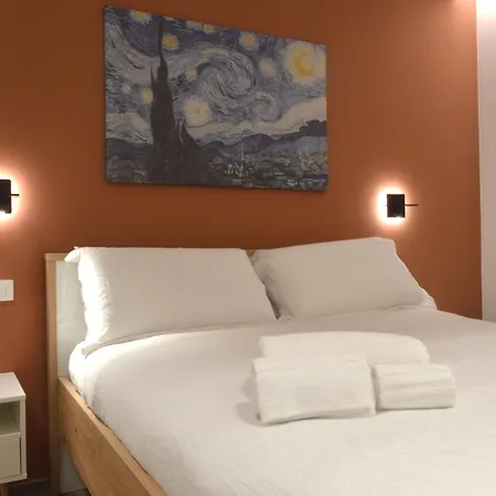 Stonehouse Apartman *